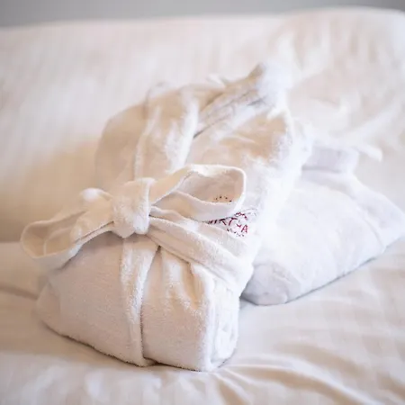 Boutique Martha צל-אם-זי