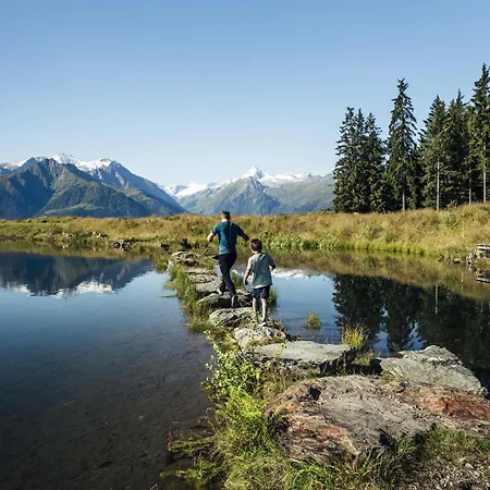 Boutique Martha Τσελ αμ Ζέε