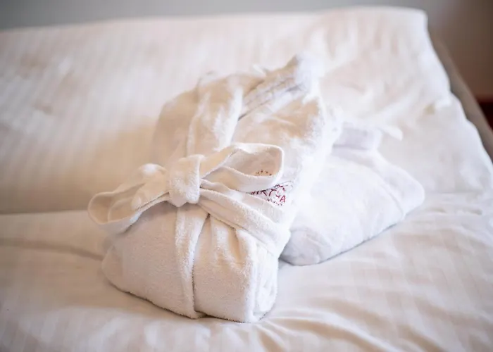 Boutique Martha Τσελ αμ Ζέε