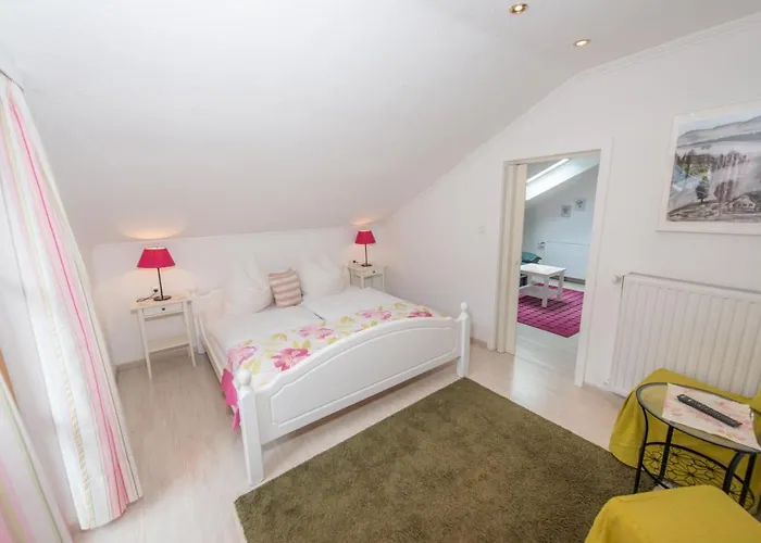 Boutique Martha Τσελ αμ Ζέε