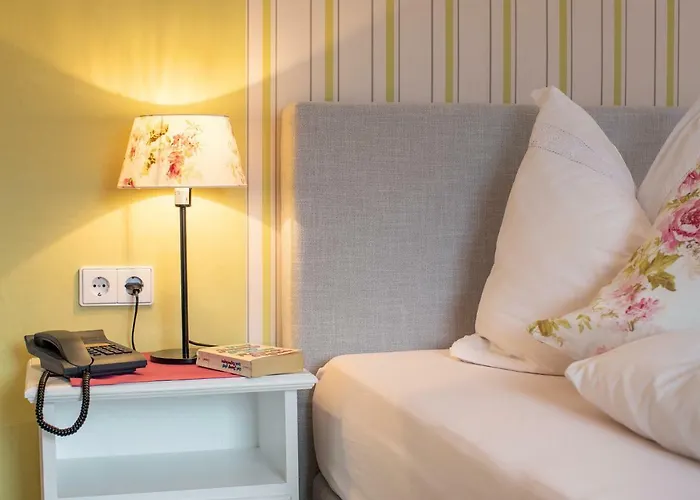 Boutique Martha Τσελ αμ Ζέε